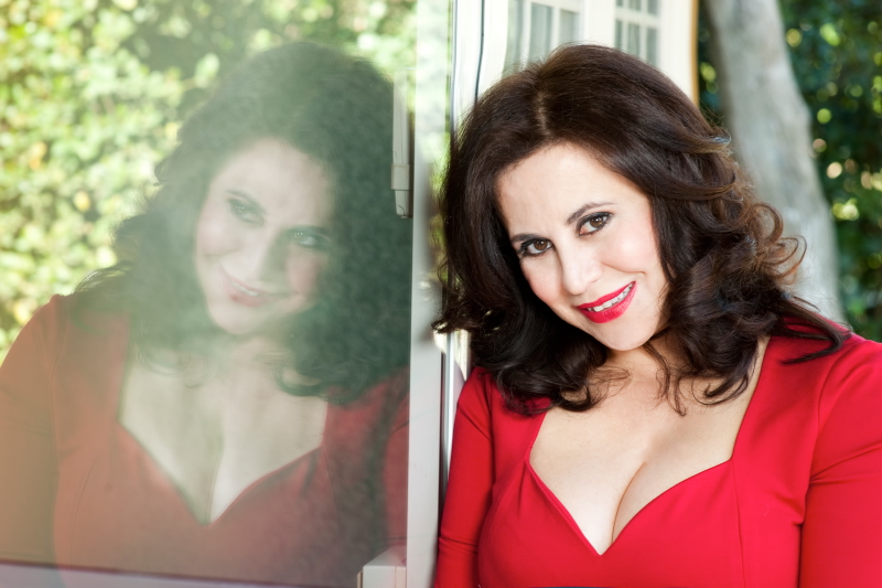 DANIELA TERRERI – SWING AFFAIR: IL FASCINO DELLE MELODIE SENZA TEMPO